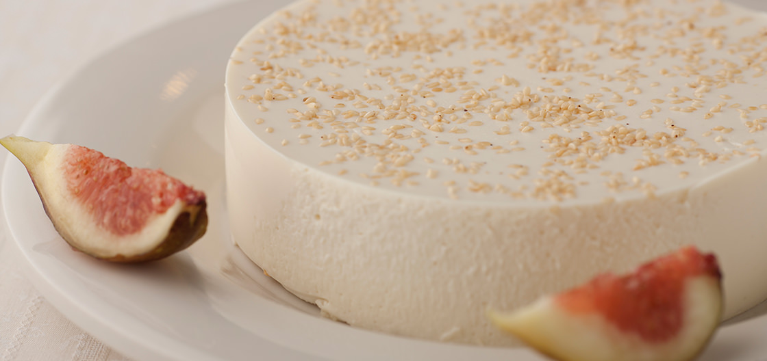 白ゴマのブランマンジェ風味のレアチーズケーキ のレシピ フィラデルフィアクリームチーズ